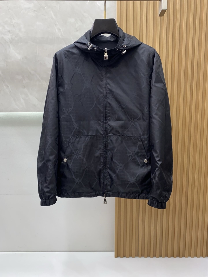 l0vis Vvtt0n outwear